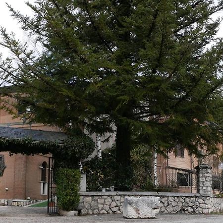 Lh Albergo Il Picchio 페스카세롤리 외부 사진
