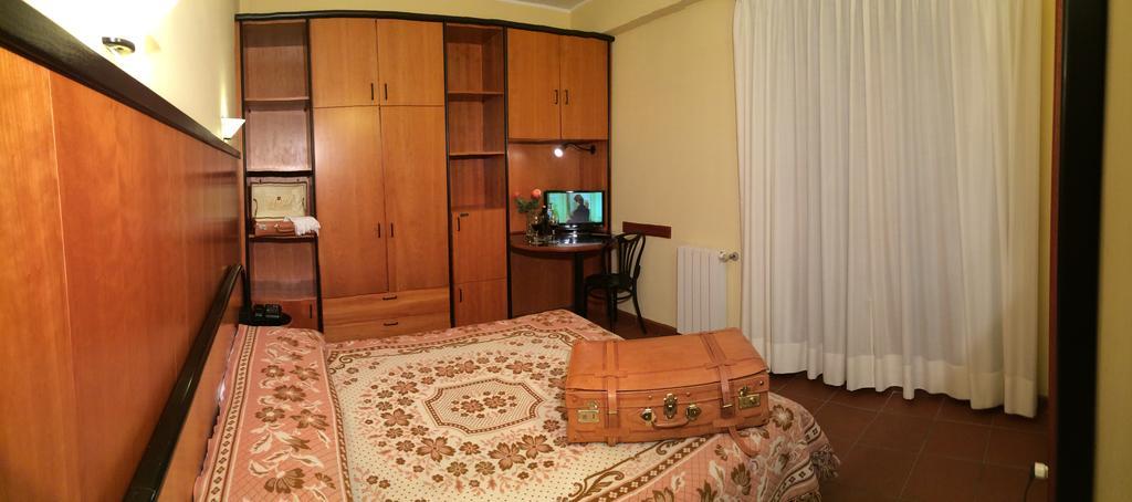 Lh Albergo Il Picchio 페스카세롤리 객실 사진