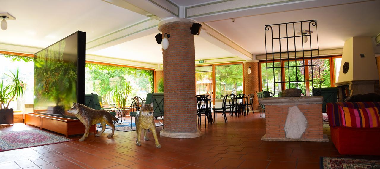 Lh Albergo Il Picchio 페스카세롤리 외부 사진