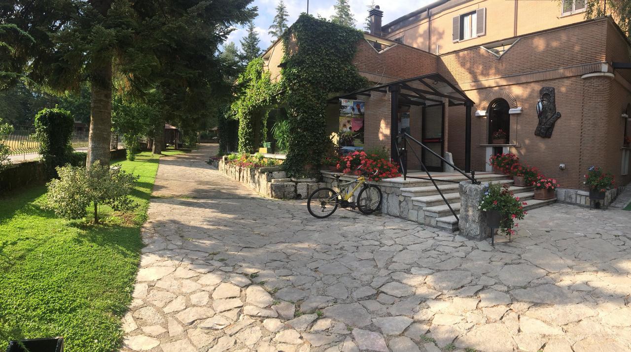 Lh Albergo Il Picchio 페스카세롤리 외부 사진