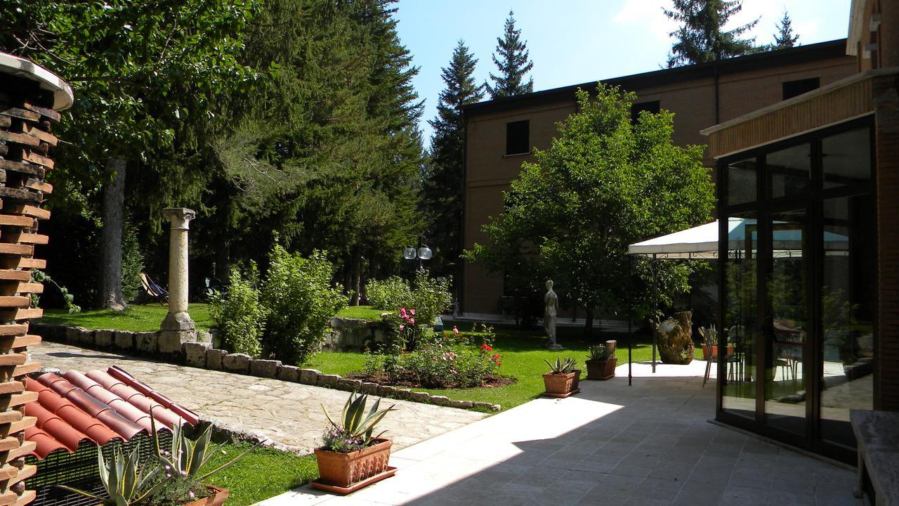 Lh Albergo Il Picchio 페스카세롤리 외부 사진